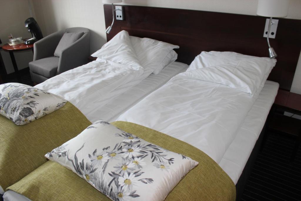 Grand Hotel Stord Værelse billede
